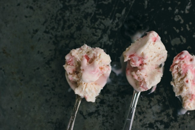 no-churn candy cane ice cream | the vanilla bean blog