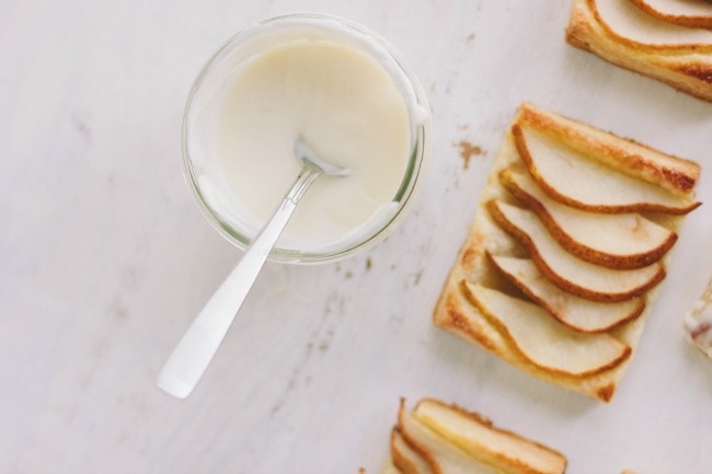 pear tarts with honey-bourbon crème fraîche | the vanilla bean blog