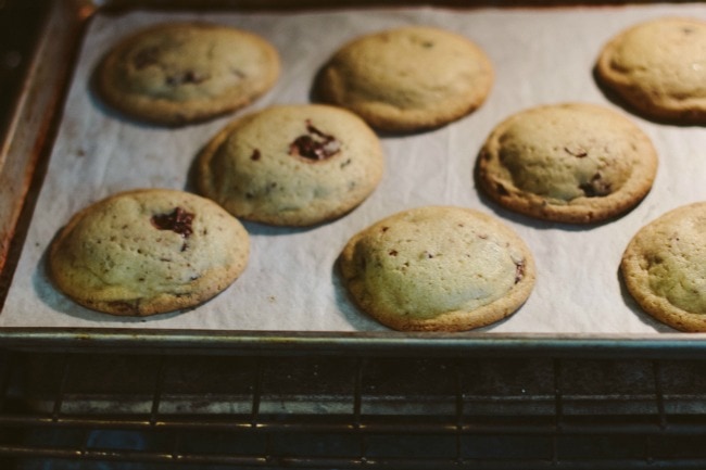 chocolate chip cookies | the vanilla bean blog