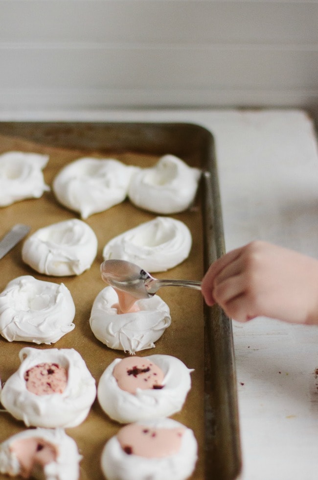 meringues with rhubarb curd | the vanilla bean blog