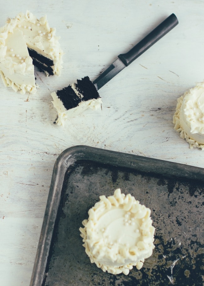 chocolate mini cakes with chocolate hazelnut buttercream | the vanilla bean blog