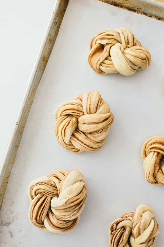 Pumpkin Spice Braided Brioche Knots | The Vanilla Bean Blog | Sarah Kieffer 