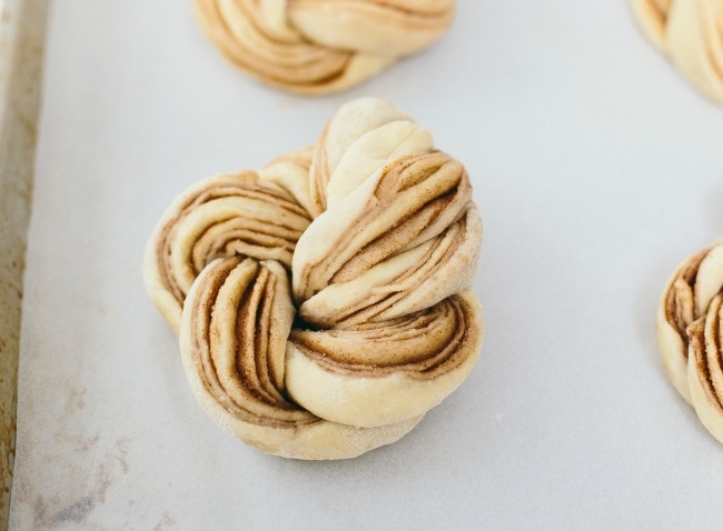 Pumpkin Spice Braided Brioche Knots | The Vanilla Bean Blog | Sarah Kieffer 