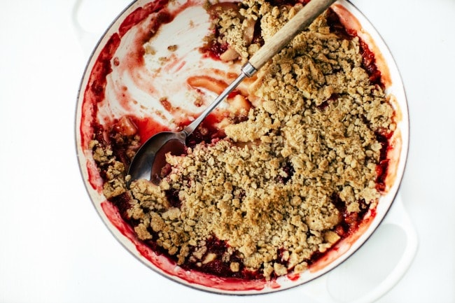 Apple Pear Cranberry Crisp With White Wine | Sarah Kieffer | The Vanilla Bean Blog