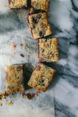 Apple Blueberry Crumble Bars | The Vanilla Bean Blog