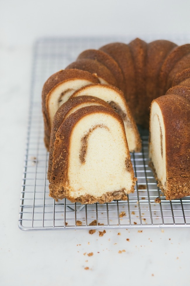 cinnamon streusel swirl cake