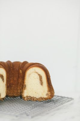 cinnamon streusel swirl cake