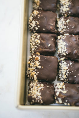 chocolate walnut shortbread bites