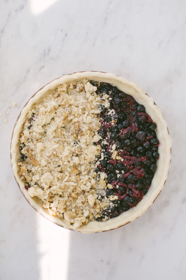 blueberry walnut stresuel pie