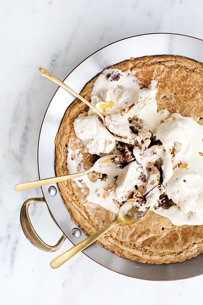 Coffee Blondie Skillet