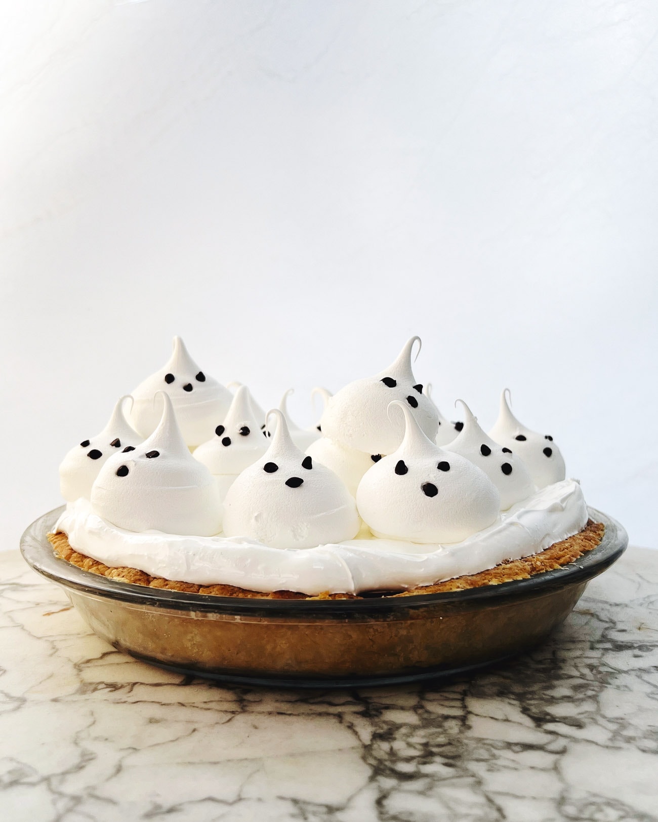 meringue ghosts on chocolate pie
