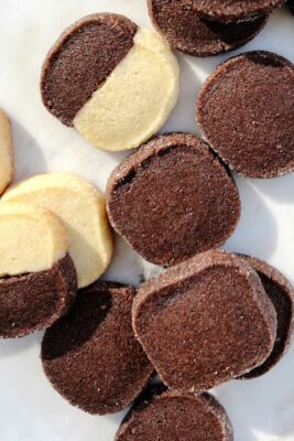 vanilla and chocolate shortbread cookies