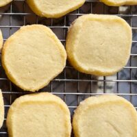 vanilla shortbread cookies on wire rack