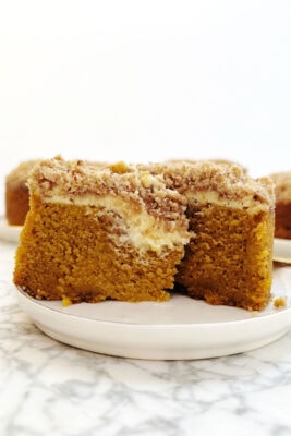 pumpkin streusel mini cakes on marble