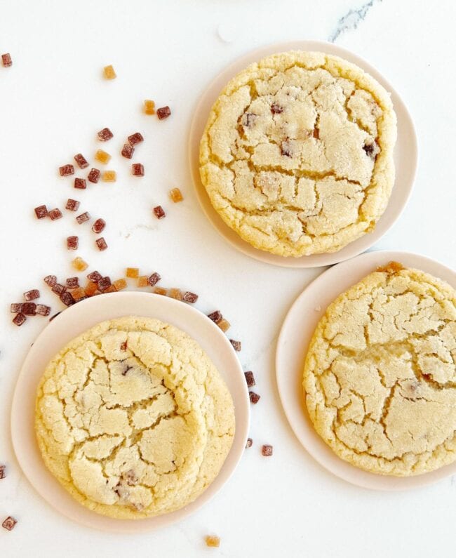 panettone sugar cookies on pink plates