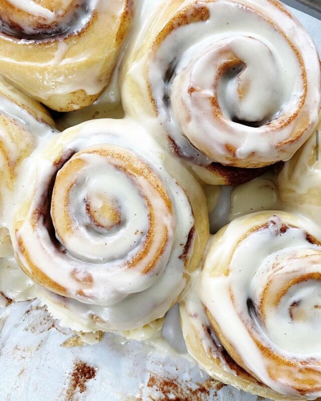 Cinnamon rolls officially devoured. Now to pretend I’m not sneaking pieces of the leftovers all afternoon. 😂 Hope you have a nice long weekend! (Link to this recipe in my profile.)