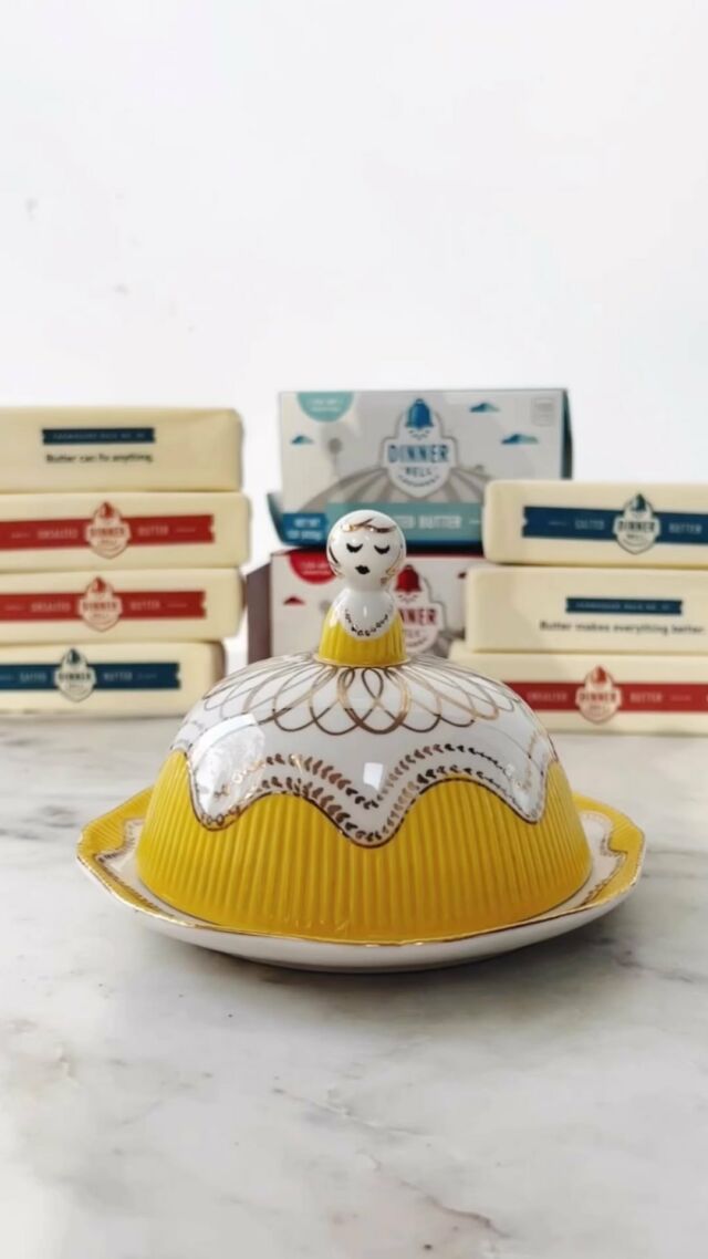 🧈🧈 2 days left to entered the butter GIVEAWAY! 5 lucky winners will receive 10 pounds (!) of @dinnerbellcreamery butter, just in time for holiday baking. To enter, go to the shortbread cookie post that is pinned to the top of my feed. ❤️