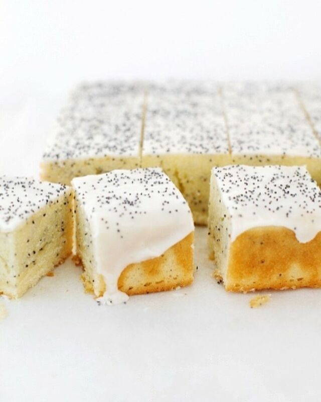 🍋 Glazed Meyer Lemon Snacking Cake! This zesty poppy seed speckled cake is just as at perfect for breakfast table as it is served as the dinner finale. A mix of whole milk and meyer lemon juice gives it an unbelievably tender crumb while imbuing every bite with the meyer lemon's unique floral flavor. The glaze rounds out this cake's sweet notes with welcome tanginess. The recipe comes from @thebakefeed Baking From Scratch Cookbook (Vol. 5). 

An easy, everyday cake that is definitively a reader favorite. ❤️
⁣
• Link to the RECIPE in my profile!

__________
#lemoncake #snackcake #cakerecipe #bakingblog