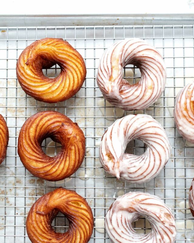 Twin Cities Friends: Join me for the #100MorningTreats launch party and author talk at  thelynhall on May 9th! I am so excited to meet you and chat with zoebakes in conversation. Tickets include a copy of 100 Morning Treats and pastries to sample from the book. Seats are limited, so be sure to get yours today before it sells out! 
🎟️ Link to TICKETS are in my profile. 

Recipes from 100 Morning Treats featured here:
• Apple Cider Crullers
• Good Morning Berry Crisp
• Apricot White Chocolate Overnight Scones
• Almond Poppy Seed Muffins

photo of me by caitabrams